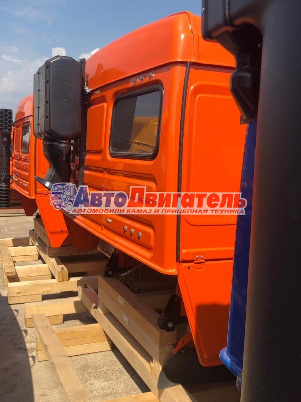 Кабина 43118-5099549-10 с высокой крышей, со спальным местом (ПАО КАМАЗ)